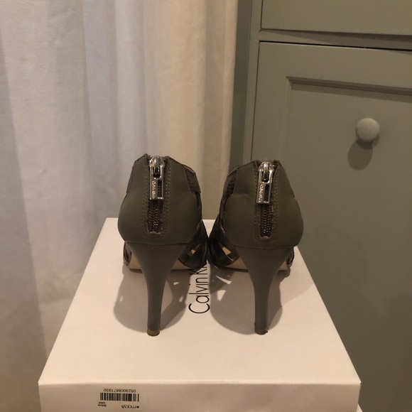 CALVIN KLEIN “KIANI LUX” CAGE SANDAL - Picture 4 of 5